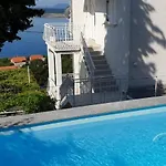 Marija With Pool & Garden & Amazing Sea View וילה *
